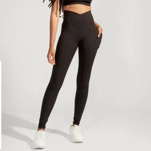 Crisscross Hourglass® Leggings with Pockets (Soft Touch) - Black -POPFlex